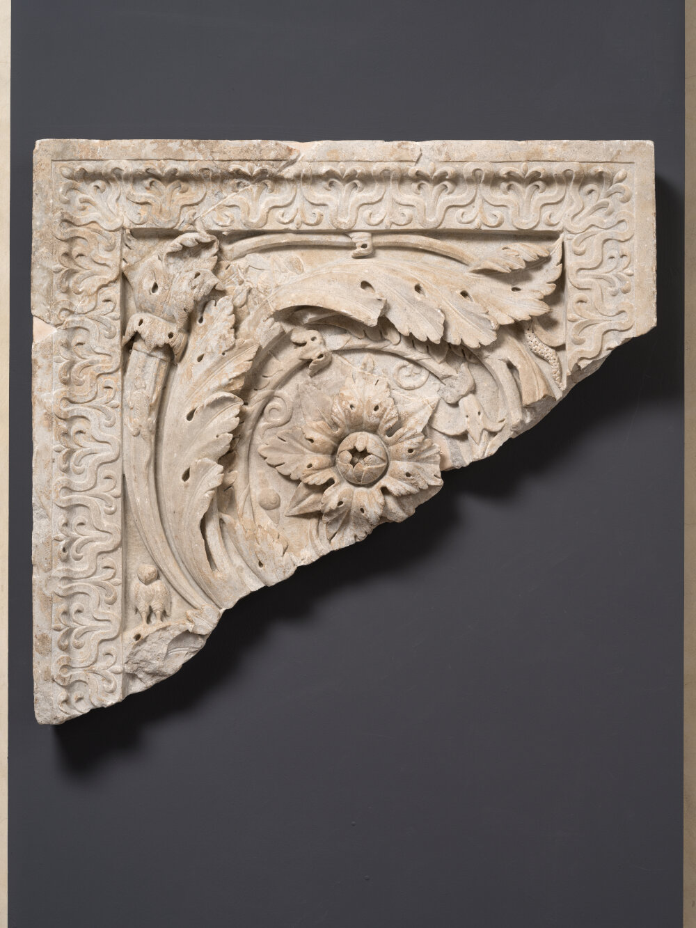 Fragment d’un pilastre ou d’un jambage de porte