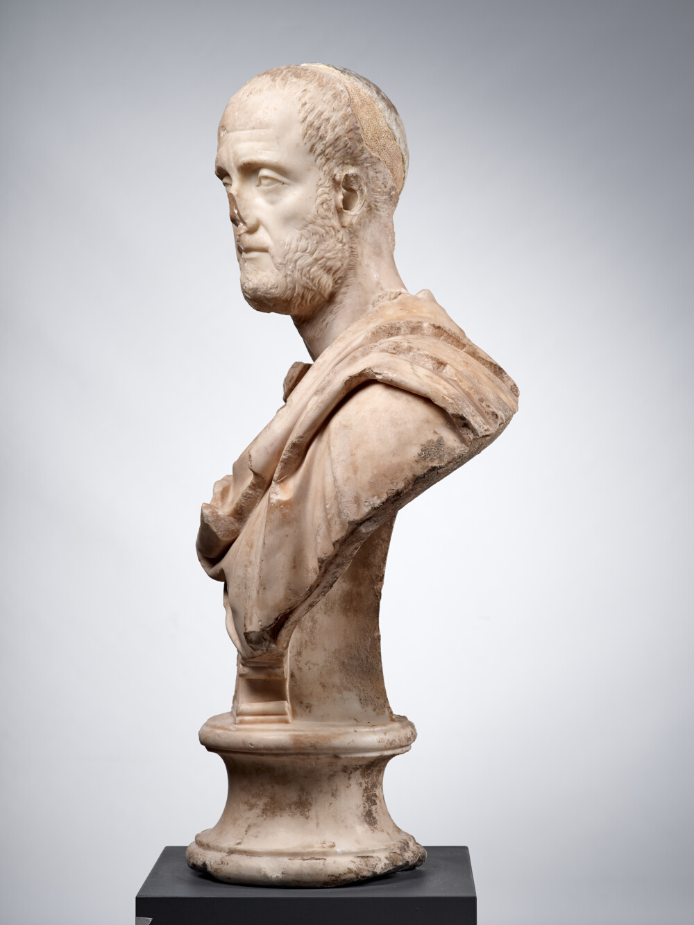 Buste cuirassé et drapé dans un paludamentum d’un haut fonctionnaire de l’Empire